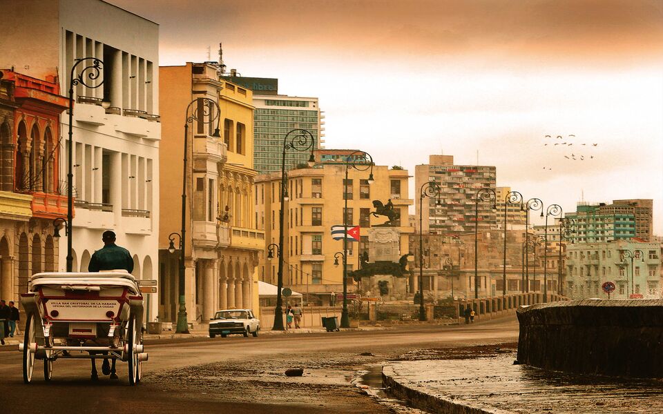Street on the Malecón in Havana at dusk